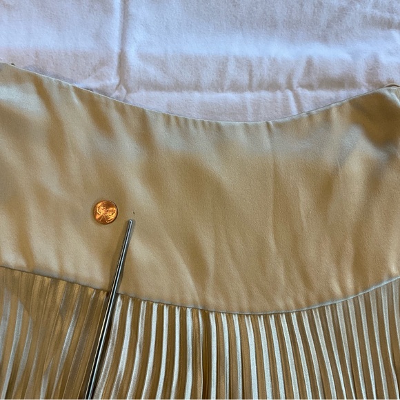 RALPH LAUREN Black Label Gold Silk Pleated Skirt - Picture 7 of 10